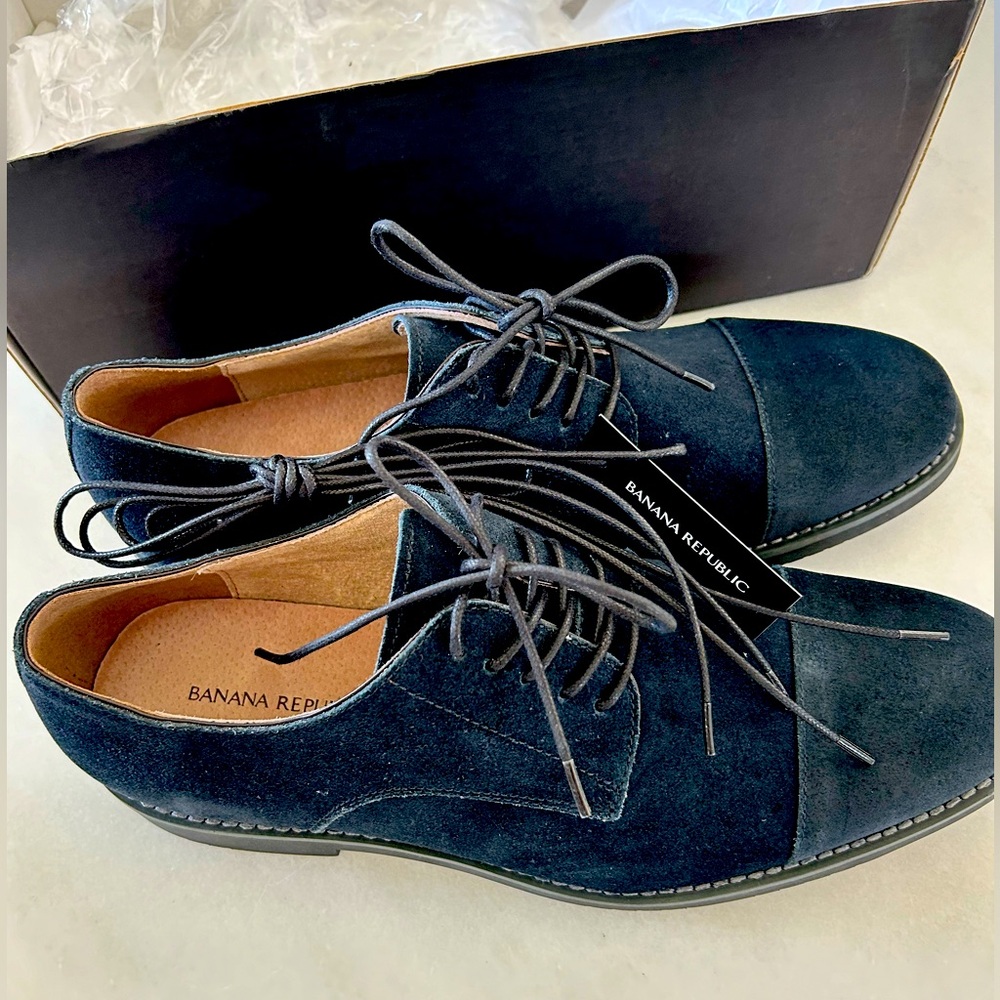 Banana republic navy blue suede shoes
Men’s